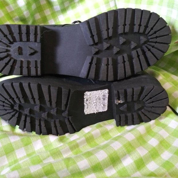 Steve Madden faux leather women's combat boots- size 8 - Picture 4 of 5